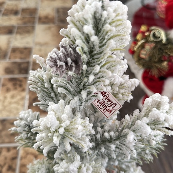 - 2- 16 inches Christmas trees - Picture 4 of 4